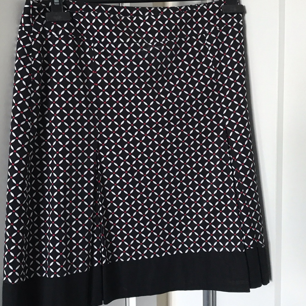 Elegant Black and White Patterned Skirt